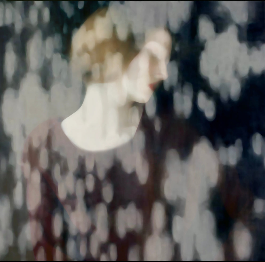 Behind the light, håndkolorert trykk med tørpastell